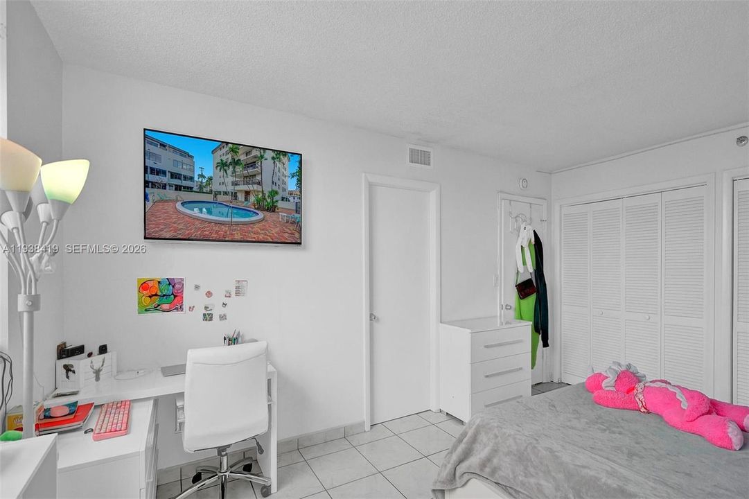 出租: $3,900 (2 贝兹, 2 浴室, 1600 平方英尺)