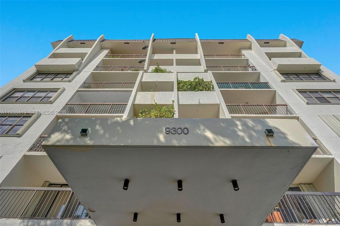 出租: $3,900 (2 贝兹, 2 浴室, 1600 平方英尺)