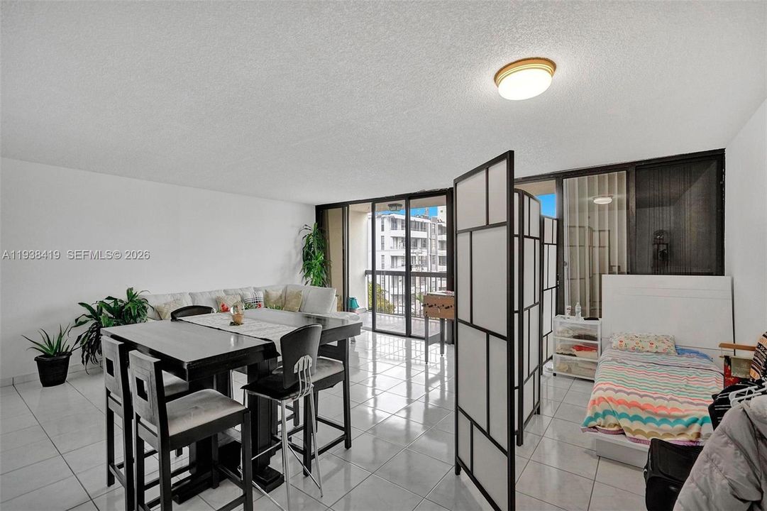 出租: $3,900 (2 贝兹, 2 浴室, 1600 平方英尺)