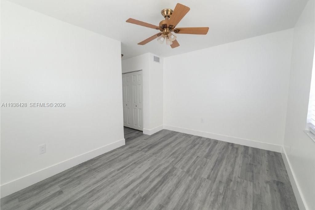 出租: $2,400 (2 贝兹, 2 浴室, 650 平方英尺)