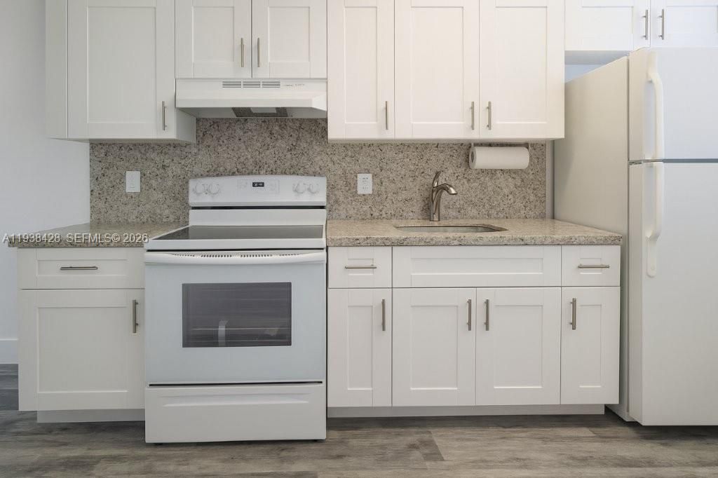 出租: $2,400 (2 贝兹, 2 浴室, 650 平方英尺)