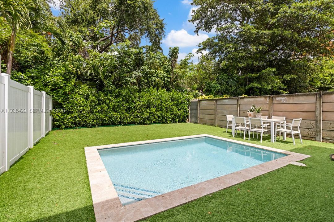 En Renta: $10,500 (3 camas, 3 baños, 2635 Pies cuadrados)