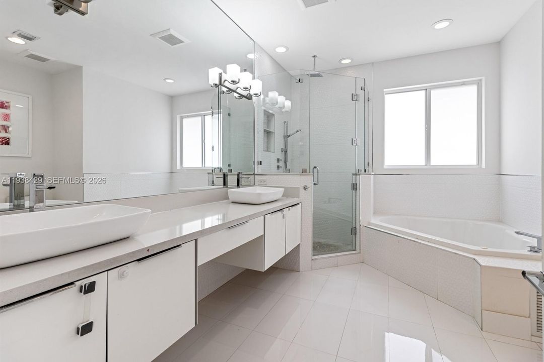 En Renta: $10,500 (3 camas, 3 baños, 2635 Pies cuadrados)