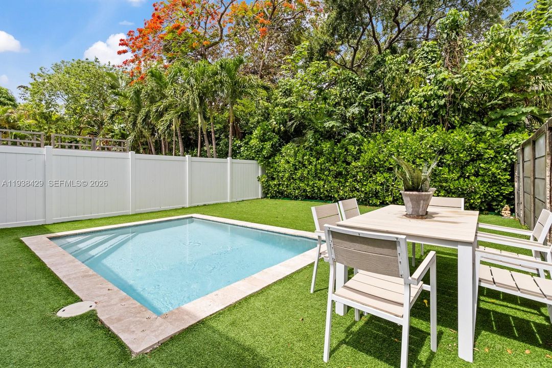 En Renta: $10,500 (3 camas, 3 baños, 2635 Pies cuadrados)