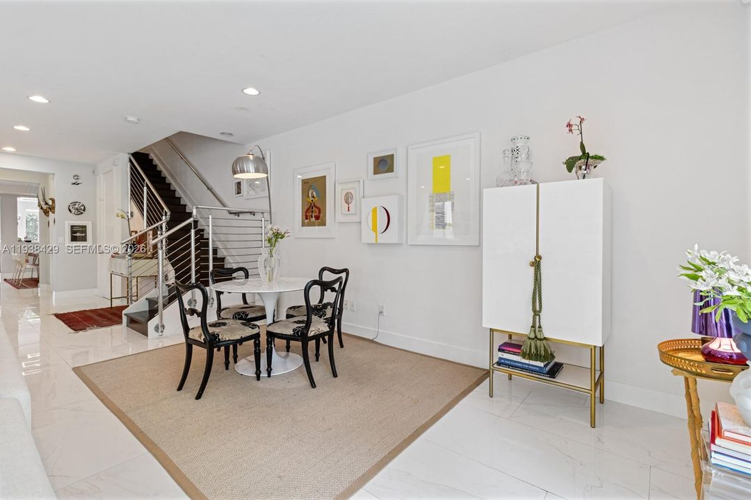 En Renta: $10,500 (3 camas, 3 baños, 2635 Pies cuadrados)