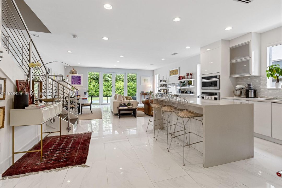 En Renta: $10,500 (3 camas, 3 baños, 2635 Pies cuadrados)