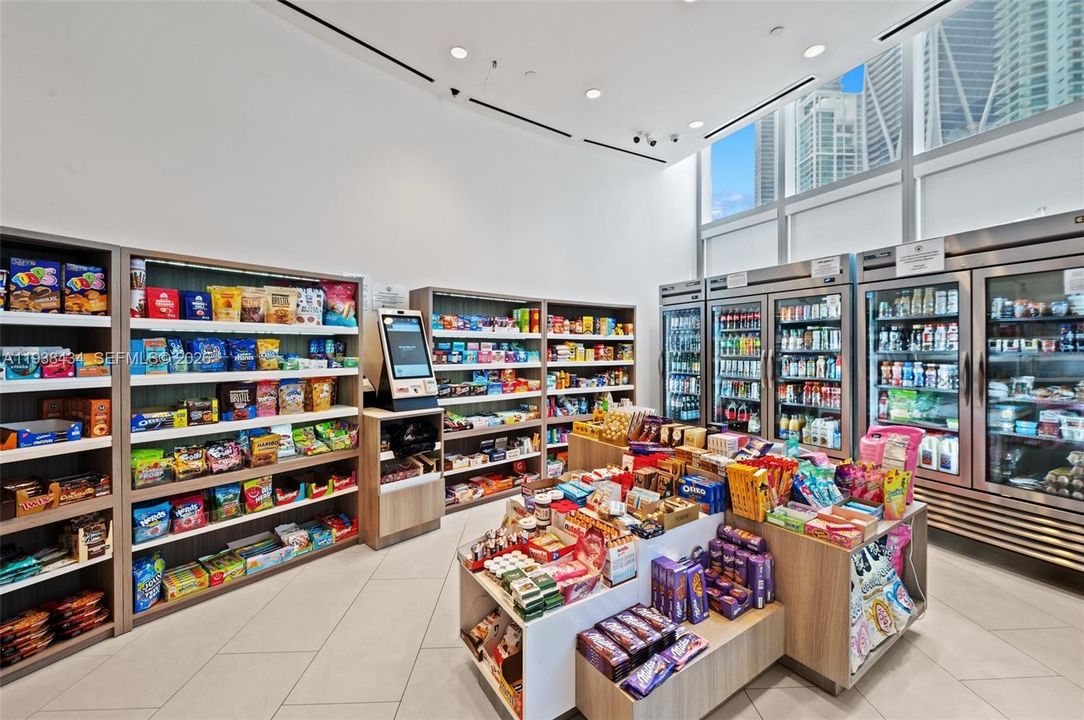 出租: $8,400 (2 贝兹, 3 浴室, 1559 平方英尺)