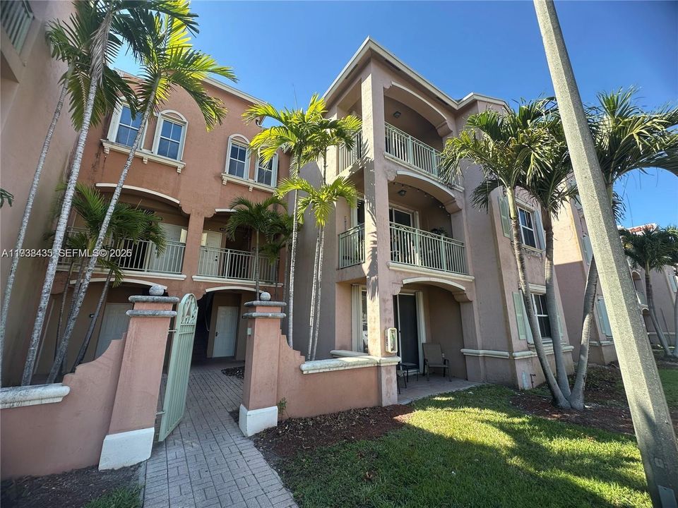 En Renta: $2,450 (2 camas, 2 baños, 1308 Pies cuadrados)