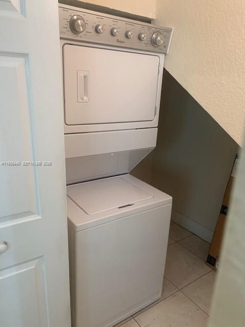 出租: $3,500 (2 贝兹, 1 浴室, 875 平方英尺)