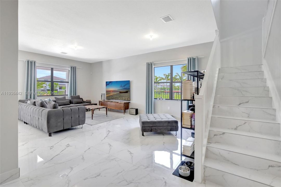 En Venta: $1,489,000 (4 camas, 3 baños, 3633 Pies cuadrados)