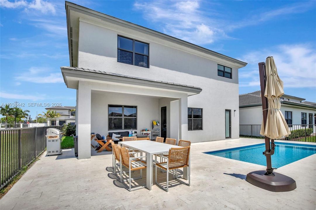 En Venta: $1,489,000 (4 camas, 3 baños, 3633 Pies cuadrados)