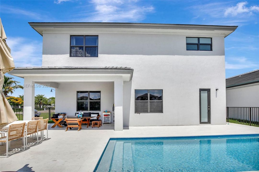 En Venta: $1,489,000 (4 camas, 3 baños, 3633 Pies cuadrados)