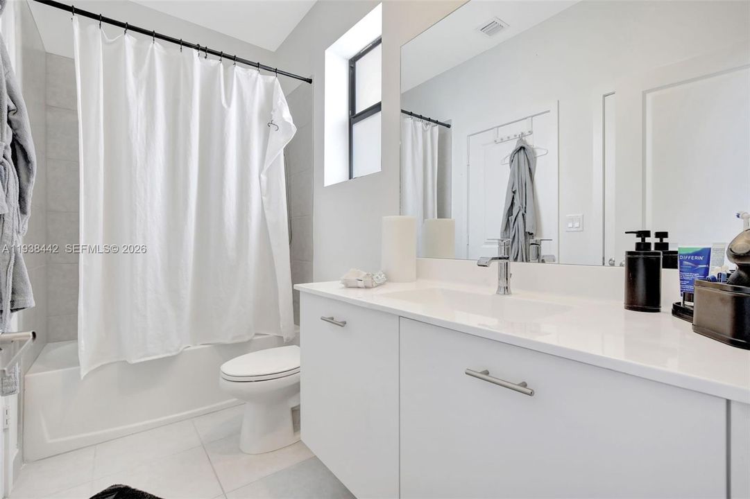 En Venta: $1,489,000 (4 camas, 3 baños, 3633 Pies cuadrados)