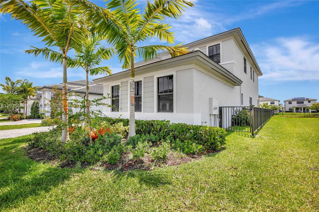 En Venta: $1,489,000 (4 camas, 3 baños, 3633 Pies cuadrados)