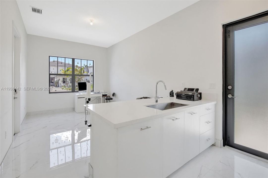 En Venta: $1,489,000 (4 camas, 3 baños, 3633 Pies cuadrados)