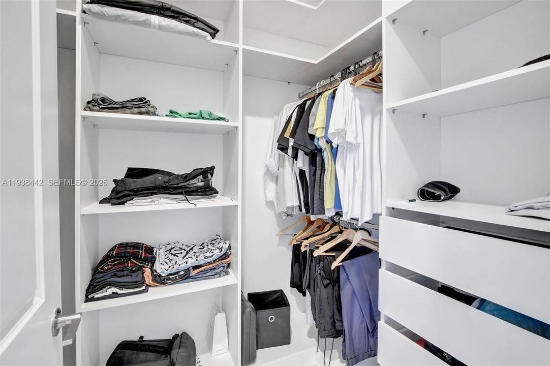 En Venta: $1,489,000 (4 camas, 3 baños, 3633 Pies cuadrados)