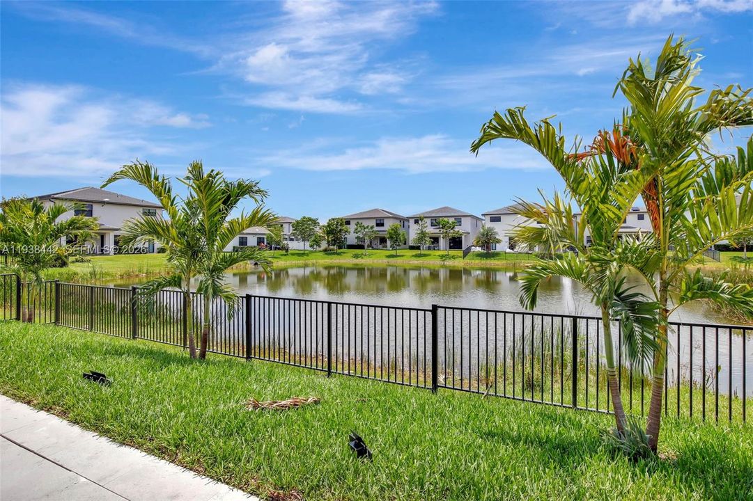 En Venta: $1,489,000 (4 camas, 3 baños, 3633 Pies cuadrados)