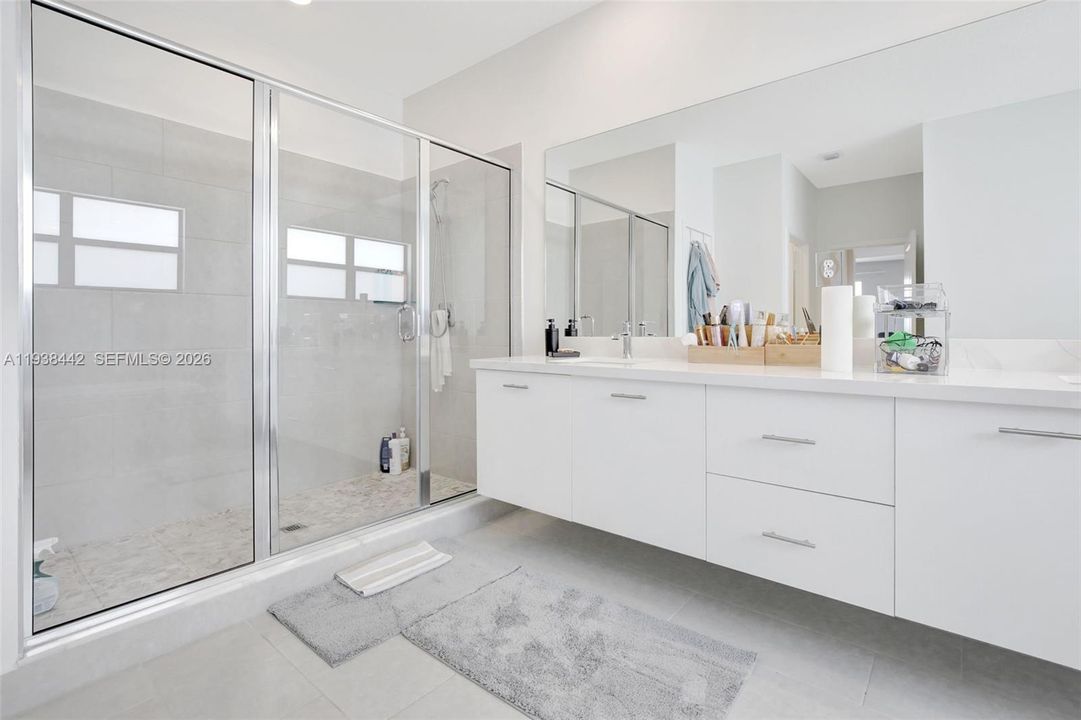 En Venta: $1,489,000 (4 camas, 3 baños, 3633 Pies cuadrados)