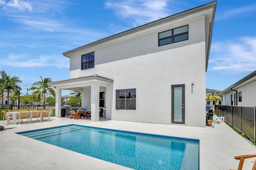 En Venta: $1,489,000 (4 camas, 3 baños, 3633 Pies cuadrados)