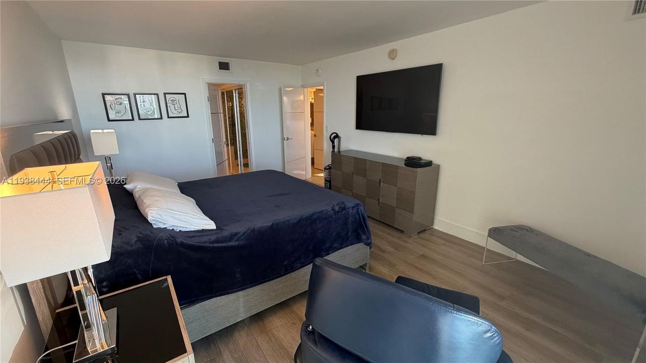 For Rent: $4,000 (2 beds, 2 baths, 1357 Square Feet)