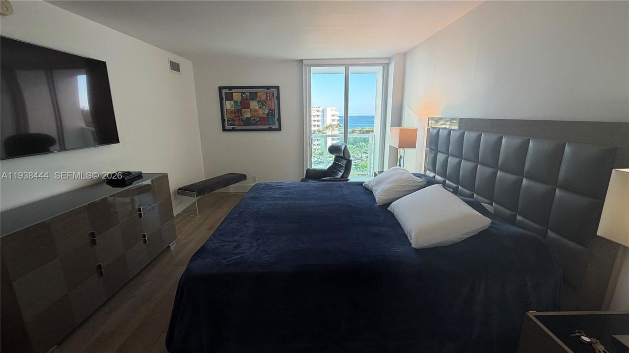 For Rent: $4,000 (2 beds, 2 baths, 1357 Square Feet)