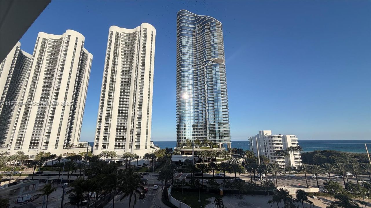 For Rent: $4,000 (2 beds, 2 baths, 1357 Square Feet)