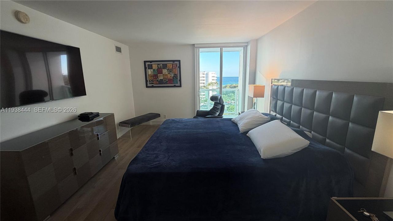 For Rent: $4,000 (2 beds, 2 baths, 1357 Square Feet)