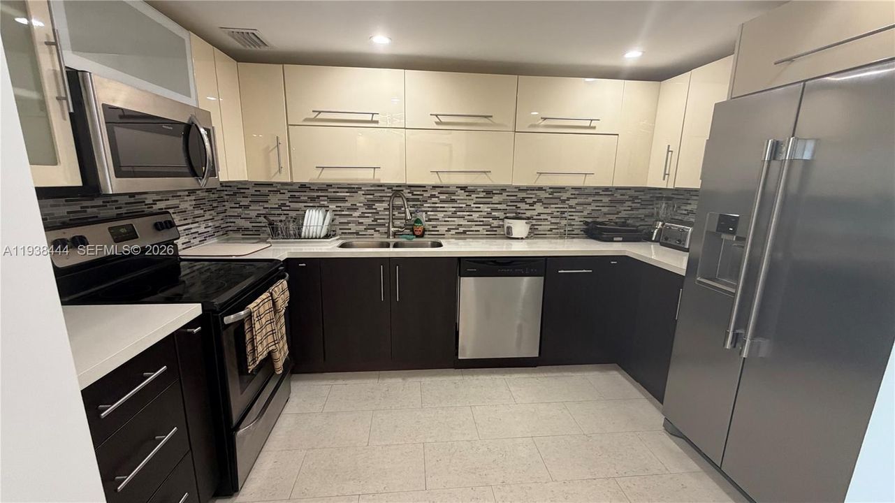 For Rent: $4,000 (2 beds, 2 baths, 1357 Square Feet)