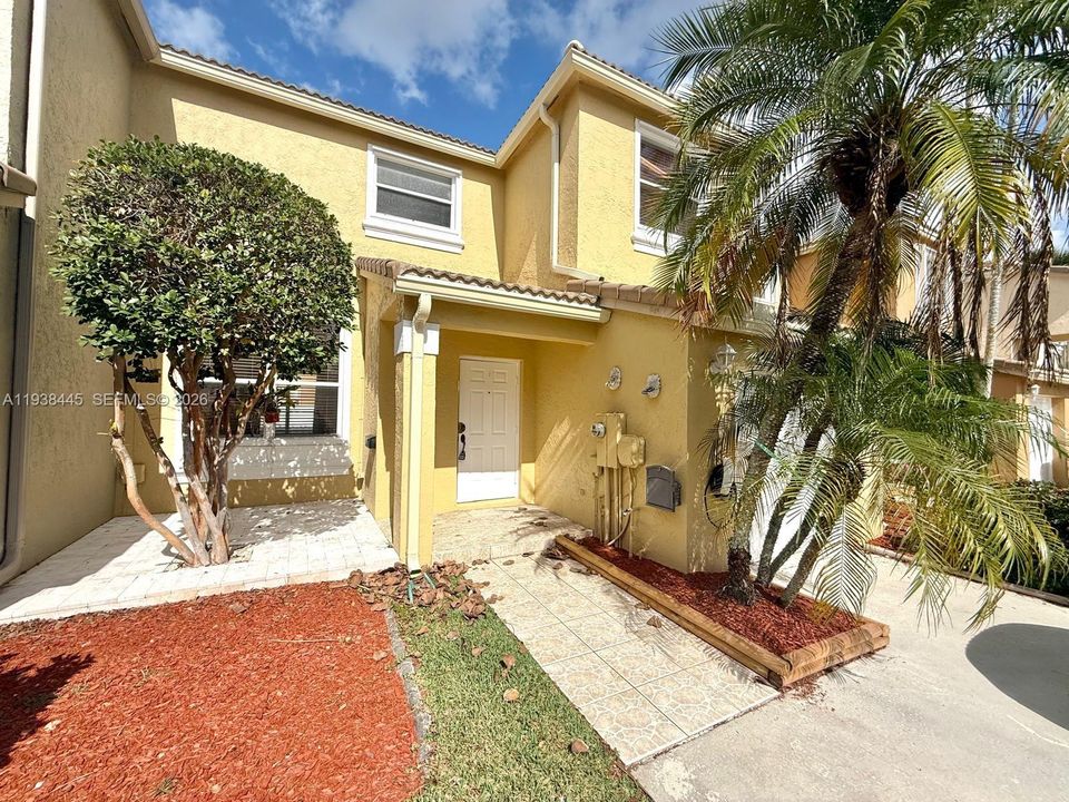 En Renta: $3,450 (3 camas, 2 baños, 1515 Pies cuadrados)