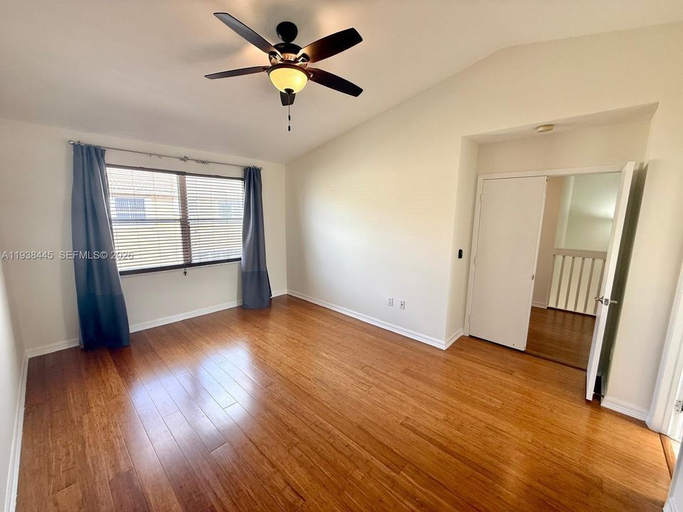 En Renta: $3,450 (3 camas, 2 baños, 1515 Pies cuadrados)