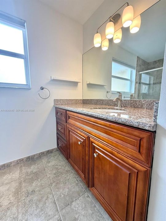 En Renta: $3,450 (3 camas, 2 baños, 1515 Pies cuadrados)