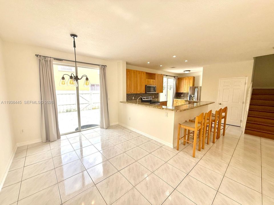 En Renta: $3,450 (3 camas, 2 baños, 1515 Pies cuadrados)