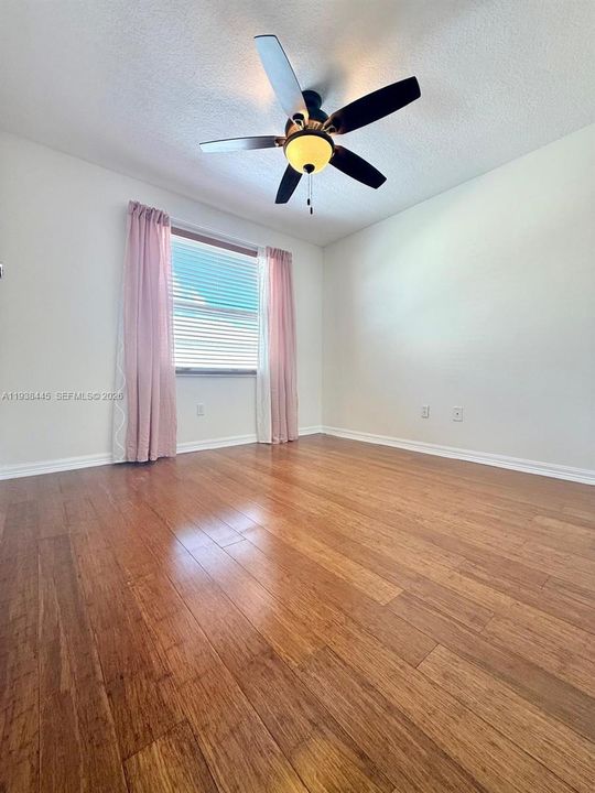 En Renta: $3,450 (3 camas, 2 baños, 1515 Pies cuadrados)