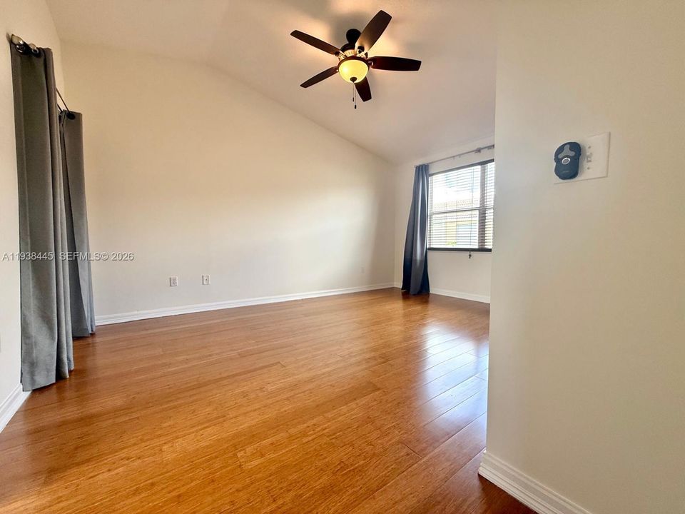 En Renta: $3,450 (3 camas, 2 baños, 1515 Pies cuadrados)