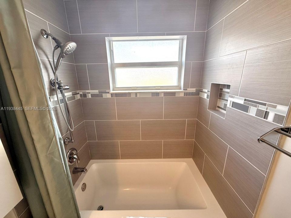 En Renta: $3,450 (3 camas, 2 baños, 1515 Pies cuadrados)