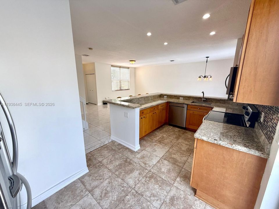 En Renta: $3,450 (3 camas, 2 baños, 1515 Pies cuadrados)