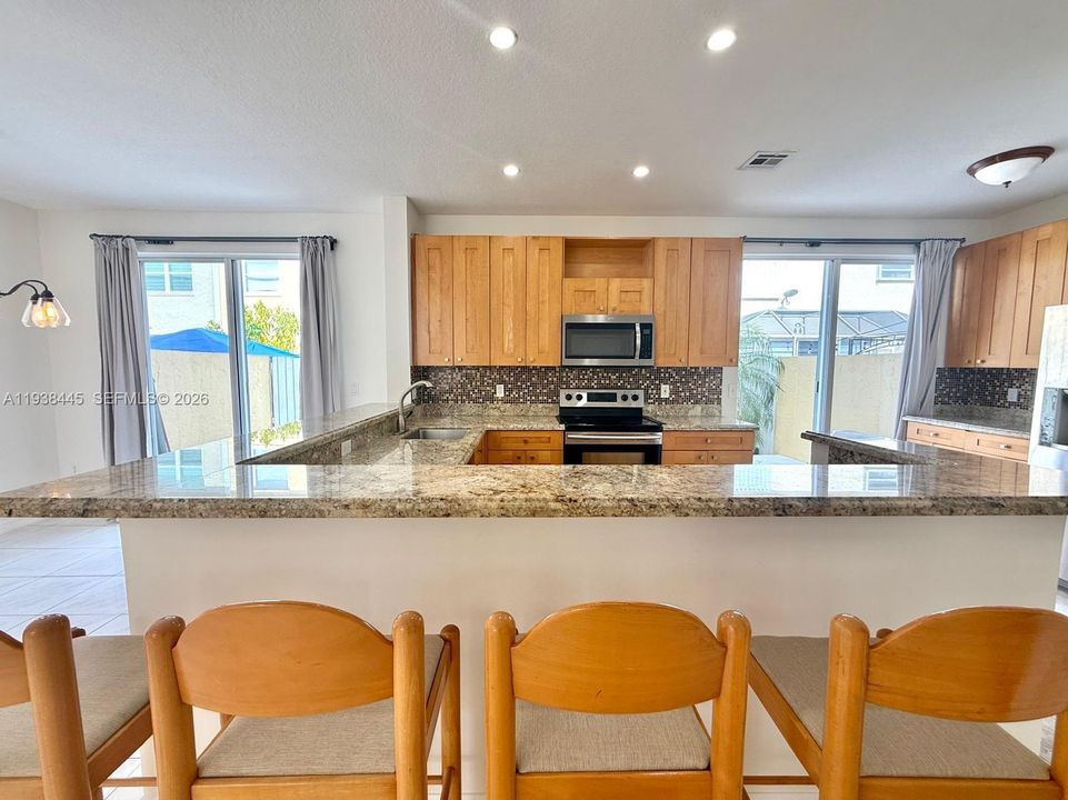 En Renta: $3,450 (3 camas, 2 baños, 1515 Pies cuadrados)