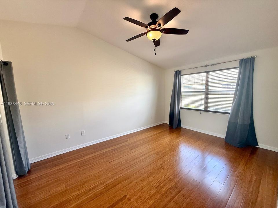 En Renta: $3,450 (3 camas, 2 baños, 1515 Pies cuadrados)