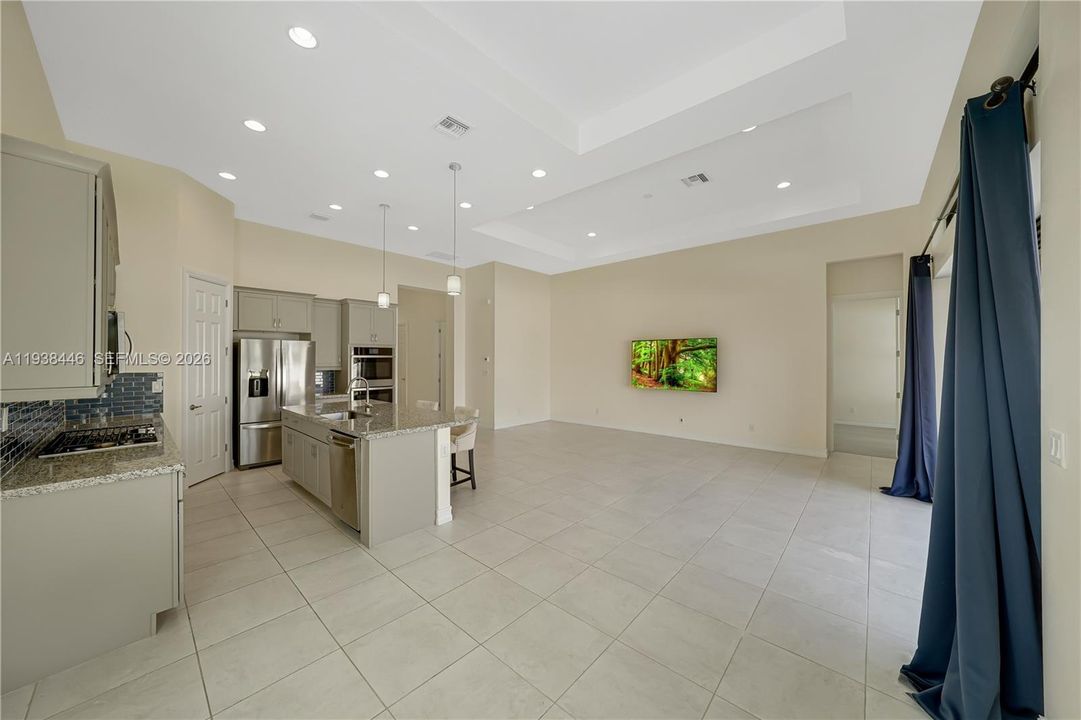 На продажу: $950,000 (3 спален, 3 ванн, 2002 Квадратных фут)