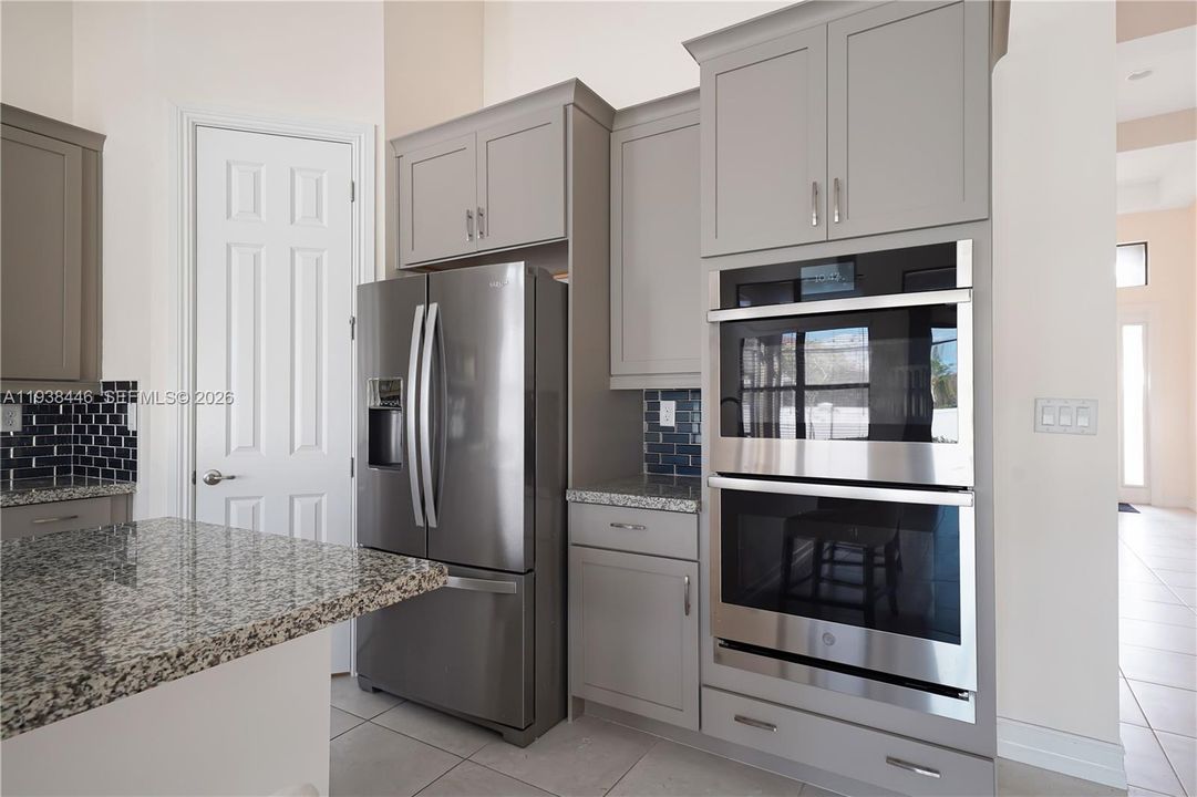 На продажу: $950,000 (3 спален, 3 ванн, 2002 Квадратных фут)