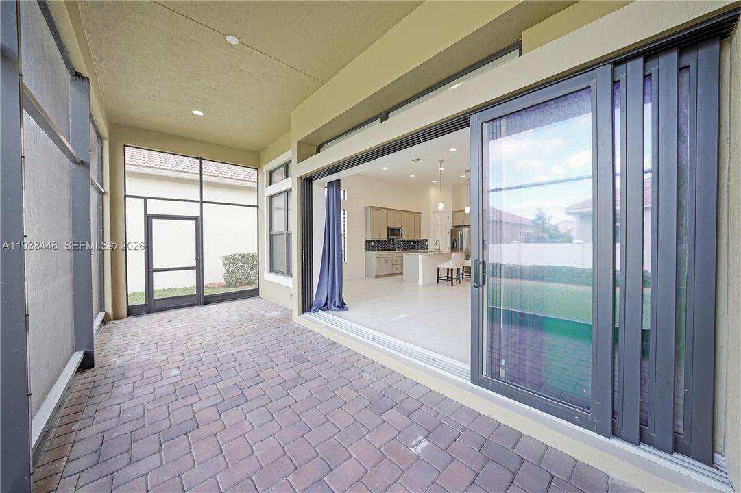 На продажу: $950,000 (3 спален, 3 ванн, 2002 Квадратных фут)