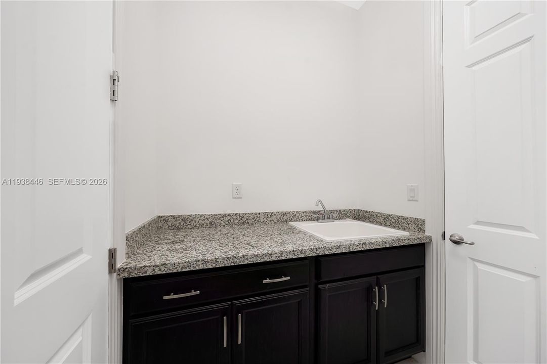 На продажу: $950,000 (3 спален, 3 ванн, 2002 Квадратных фут)