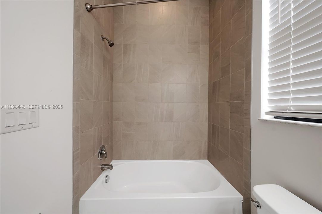 На продажу: $950,000 (3 спален, 3 ванн, 2002 Квадратных фут)