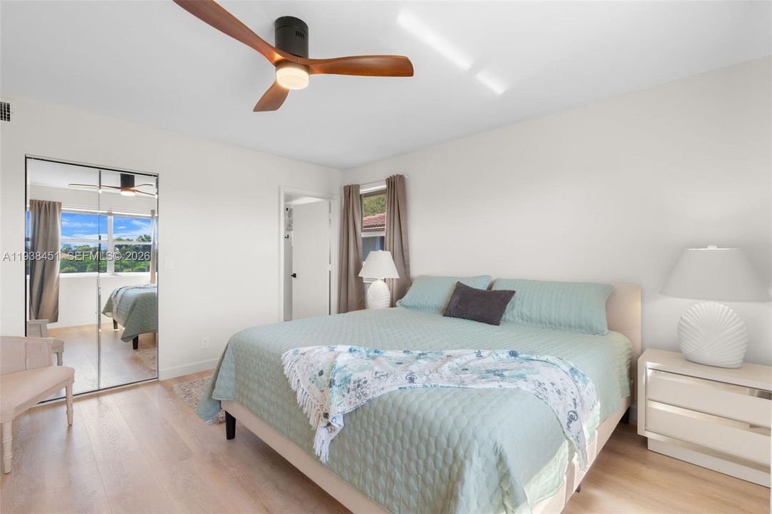 For Sale: $179,000 (2 beds, 2 baths, 950 Square Feet)