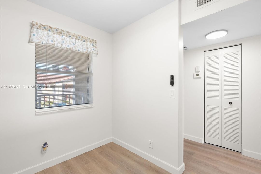 For Sale: $179,000 (2 beds, 2 baths, 950 Square Feet)