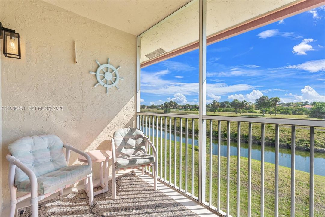 For Sale: $179,000 (2 beds, 2 baths, 950 Square Feet)