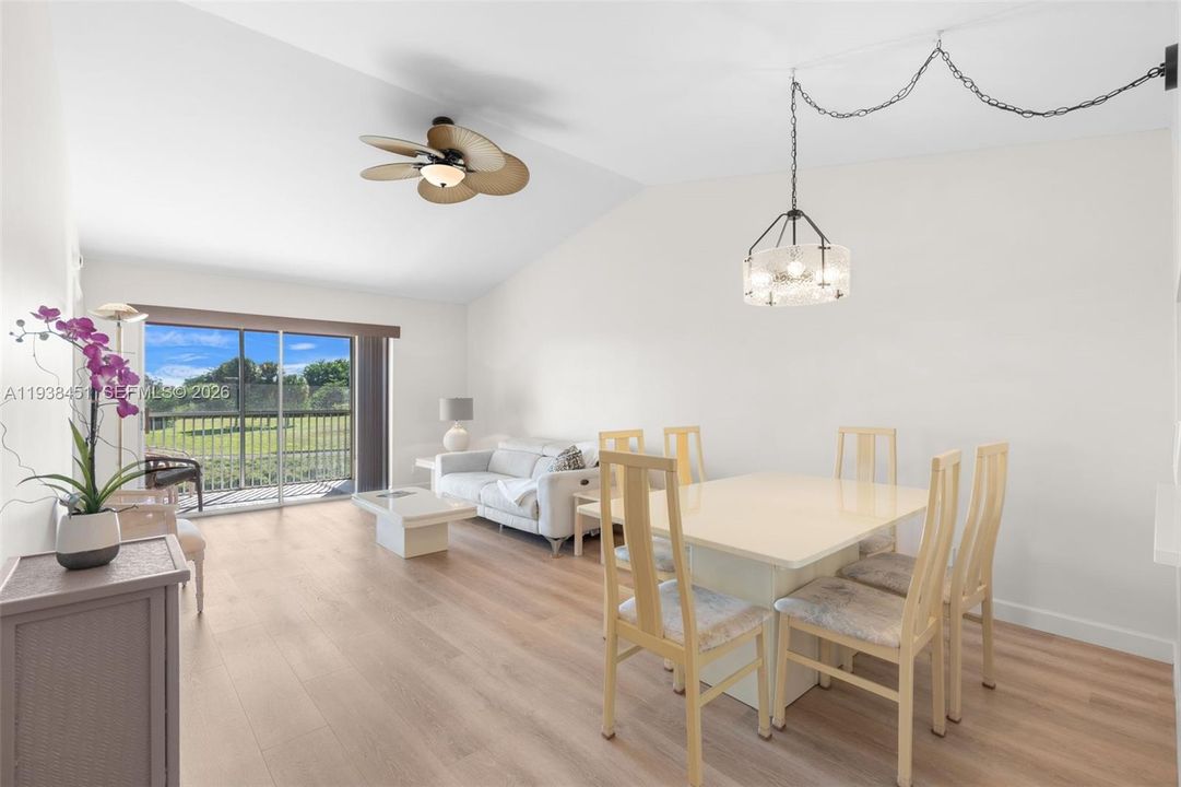 For Sale: $179,000 (2 beds, 2 baths, 950 Square Feet)