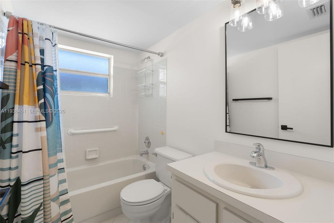 For Sale: $179,000 (2 beds, 2 baths, 950 Square Feet)