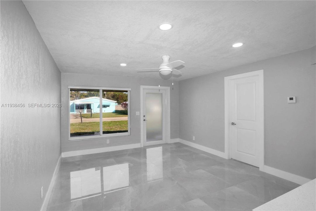 For Sale: $485,000 (3 beds, 2 baths, 1161 Square Feet)