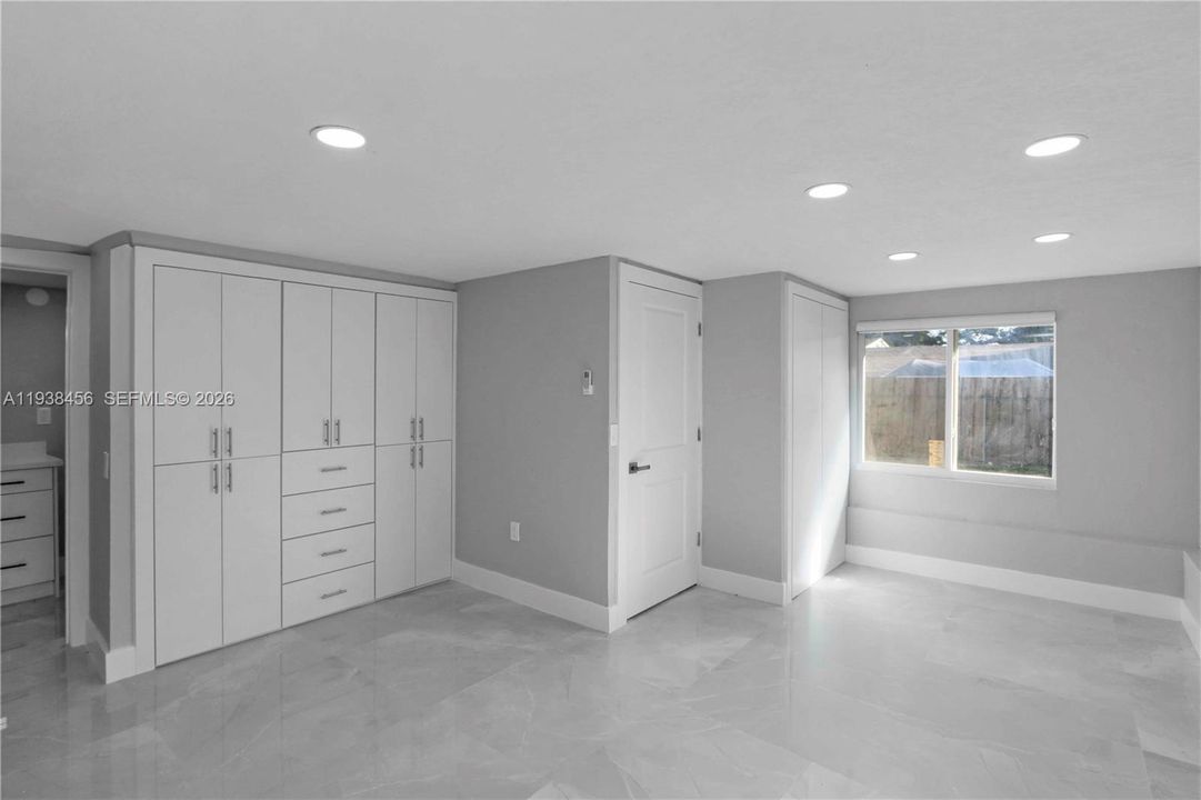 For Sale: $485,000 (3 beds, 2 baths, 1161 Square Feet)